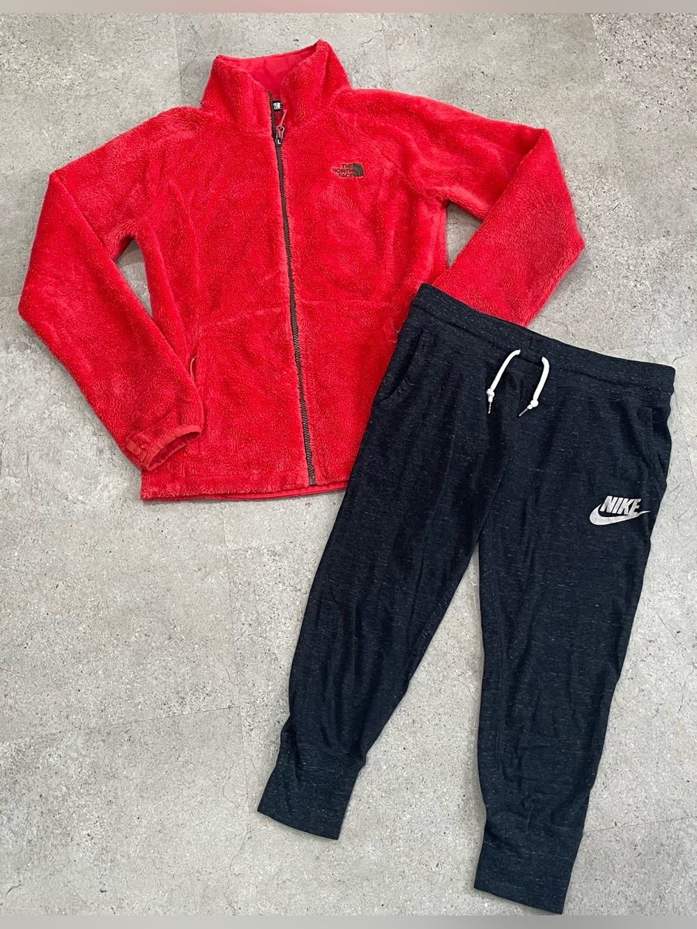 Womens NORTH FACE/NIKE Fleece Jacket & Cropped Sweatpants, sz Small